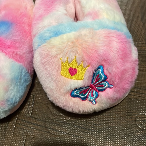Under one sky pretty patches slippers size Large (4-6youth) - Picture 5 of 5